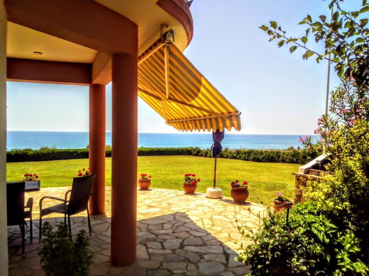 Maronia Villa *